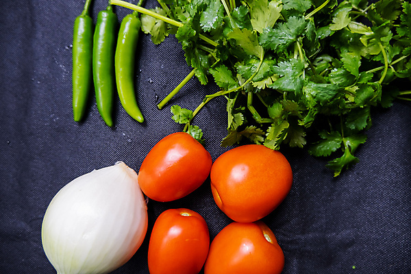 포토 JPG 해외이미지 음식 줄기 토마토 채소 자연 고추 탁자 양파 멕시코 실내 건강 사람없음 초록색 인테리어 주방 신선 고수 허브 매움 아로마 건강식 내추럴 생식 영양분 채식주의자 맛있는 해외포토 식물 디자인 컬러 가구 북아메리카 내부 맛 향신료 생태계 채식 파일형식 이미지허브