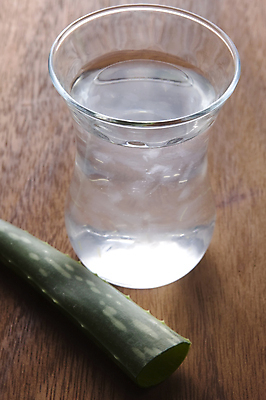 포토 JPG 해외이미지 식물 잎 자연 유리 건강 사람없음 치료 초록색 약 숟가락 주스 신선 액체 닫기 떨어짐 약초 기름 허브 시럽 아로마테라피 테라피 돌봄 알로에 해외포토 음료 음식 컬러 컨셉 의학 모션 재질 수저 뷰티 풀_식물 생태계 파일형식 이미지허브