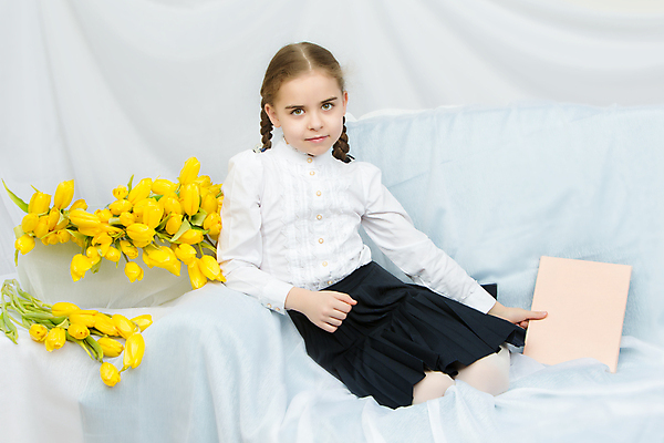 포토 JPG 해외이미지 1 라이프스타일 드레스 여자 꽃 행복 어린이 분홍색 꽃다발 백그라운드 꽃무늬 자연 엄마 발렌타인데이 선물 한명 미소 사람 여름 뷰티 노란색 봄 튤립 흰색 잡기 걸음마 해외포토 식물 옷 계절 감정 컬러 무늬 가족 모션 데이이벤트 표정 생활 생태계 파일형식 이미지허브