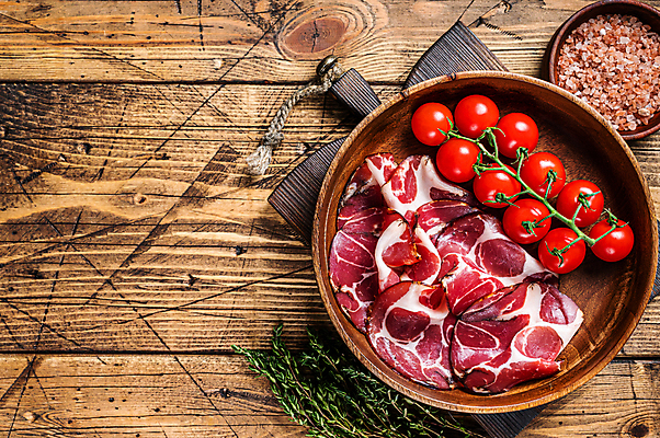 포토 JPG 해외이미지 방울토마토 실내 사람없음 하이앵글 햄 나무배경 해외포토 뷰포인트 백그라운드 토마토 육류 내부 파일형식 이미지허브