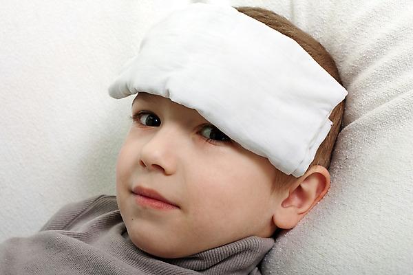 포토 JPG 해외이미지 라이프스타일 응시 아들 얼굴 어린이 가족 휴식 건강 사랑 한명 사람 소년 수건 약 고통 젖음 추위 환자 흰색 자녀 침대 아기 머리띠 악단 잠 뜨거움 열 조직 바이러스 질병 온도계 붕대 온도 테라피 거짓말 돌봄 전염병 치유 해외포토 1 시선 남자 감정 음악 컬러 가구 컨셉 장신구 의학 관계 모션 생활 신체부위 위생용품 뷰티 파일형식 이미지허브