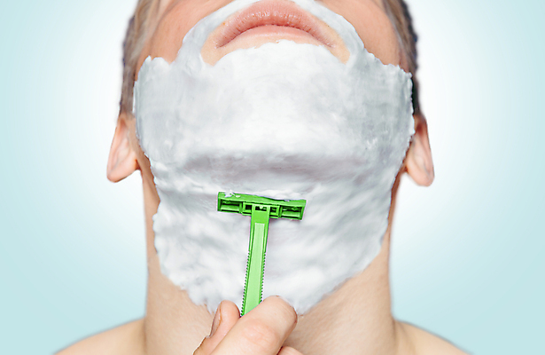 포토 JPG 해외이미지 백인 1 손 남자 얼굴 수염 실내 건강 사람 성인 사람없음 뷰티 거품 흰색 신선 잡기 칼날 자르기 청소 피부 크림 날카로움 면도 면도기 돌봄 위생관리 해외포토 서양인 컬러 모션 관리 내부 신체부위 위생용품 파일형식 이미지허브