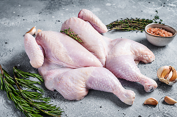 포토 JPG 해외이미지 그릇 실내 마늘 사람없음 닭고기 신선 흰배경 날것 소금 로즈메리 백리향 생닭 해외포토 식기 백그라운드 채소 육류 내부 흰색 닭 허브 파일형식 이미지허브