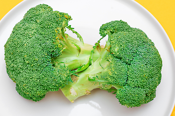 포토 JPG 해외이미지 접시 사람없음 초록색 하이앵글 신선 브로콜리 건강식 그린푸드 비건음식 해외포토 식기 음식 뷰포인트 컬러 채소 파일형식 비건 이미지허브