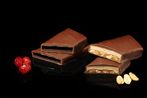 포토 JPG 해외이미지 검은배경 디저트 사람없음 초콜릿 견과류 달콤 산딸기 땅콩 해외포토 음식 백그라운드 과일 검은색 맛 파일형식 이미지허브