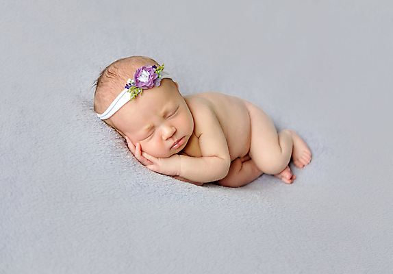 포토 JPG 해외이미지 백인 사랑 한명 사람 옆모습 자녀 아기 신생아 머리띠 잠 누드 해외포토 서양인 1 감정 뷰포인트 장신구 파일형식 이미지허브