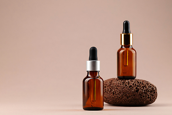 포토 JPG 해외이미지 실내 사람없음 뷰티 화장품 두개 돌_바위 오일 오브젝트 공병 앰플 분홍색배경 해외포토 음식 분홍색 백그라운드 2 내부 병_담는 파일형식 이미지허브