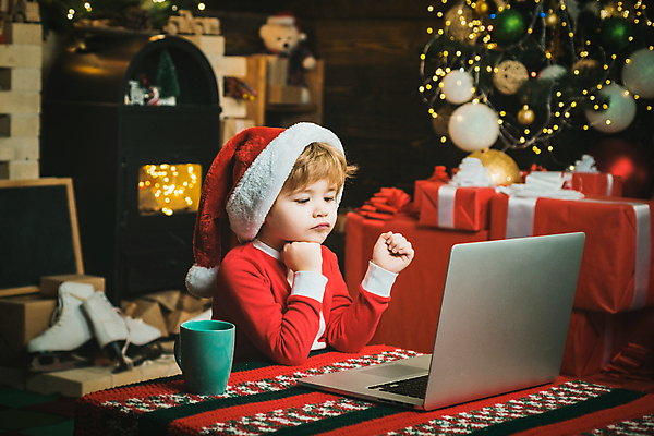 포토 JPG 해외이미지 나무 행복 감정 어린이 백그라운드 크리스마스 겨울 인터넷 가족 놀이 휴가 새로움 주택 아이디어 선물 한명 소년 노트북 컴퓨터 장난감 산타클로스 희망 놀람 기쁨 수확 최고 행운 편지 연도 무선전화기 흥분 소원 소셜 해외포토 식물 1 계절 기념일 남자 컨셉 농업 관계 표정 사람 건물 전자제품 전화기 파일형식 이미지허브