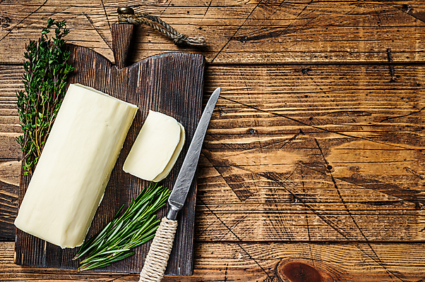 포토 JPG 해외이미지 식재료 실내 사람없음 하이앵글 나이프 허브 슬라이스 버터 나무도마 나무배경 해외포토 식물 식기 뷰포인트 백그라운드 도마 내부 목재 칼 파일형식 이미지허브