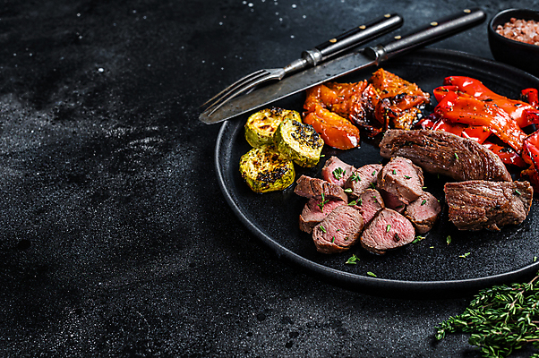 포토 JPG 해외이미지 채소 검은배경 실내 스테이크 사람없음 양고기 양고기구이 해외포토 백그라운드 서양음식 육류 내부 검은색 구이 파일형식 이미지허브