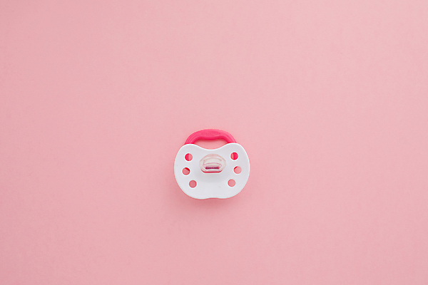 포토 JPG 해외이미지 디자인 어린이 분홍색 백그라운드 엄마 사람없음 가로 장난감 침묵 놀이방 꿈 장비 장식볼 흰색 아기 신생아 반지 잠 빨다 울음 상품 작음 플라스틱 노리개젖꼭지 오브젝트 싱글 부드러움 고무 걸음마 고립 실리콘 카피스페이스 해외포토 컬러 장신구 가족 모션 재질 표정 사람 장식 소리 공백 아기용품 감각 크기 파일형식 이미지허브