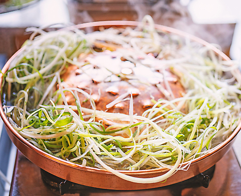 포토 JPG 해외이미지 한식 실내 사람없음 아웃포커스 불고기 끓이기 소불고기 파채불고기 해외포토 음식 모션 촬영기법 내부 파일형식 이미지허브