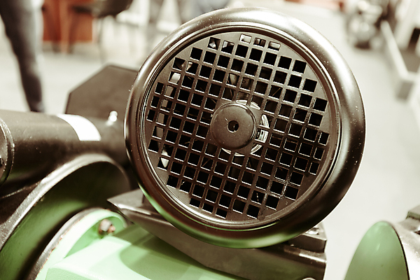 포토 JPG 해외이미지 디자인 백그라운드 컨셉 교통시설 자동차 실내 손잡이 사람없음 내부 빛 금속 검은색 장비 운전 고급 묘사 속도 엔진 모터 계기판 돌봄 자동 제어 스타일 해외포토 육상교통 컬러 교통 모션 재질 시설 파일형식 이미지허브