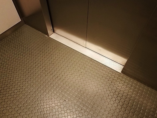 포토 JPG 해외이미지 교통시설 표면 출입구 바닥 사람없음 문 회색 엘리베이터 땅바닥 해외포토 컬러 교통 시설 파일형식 이미지허브