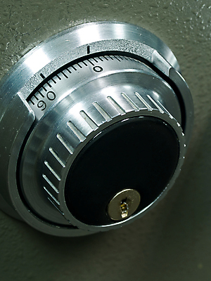 포토 JPG 해외이미지 여행 돈 비즈니스 열쇠 안전 사람없음 금융 금속 회색 추위 공구 행운 재산 암호 보호 비밀 철 회전 잠금 보안 시스템 다이얼 가치 보물 철강 텀블러 해외포토 컬러 컨셉 재질 컵 경제 도구 파일형식 이미지허브