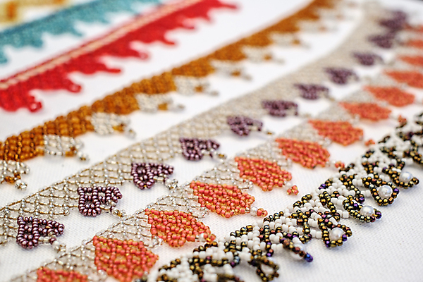 포토 JPG 해외이미지 모양 전통 디자인 백그라운드 무지개 오렌지 목걸이 장신구 팔찌 표면 추상 선물 미술 취미 사람없음 장식 빨간색 초록색 파란색 빛 컬러풀 노란색 유행 보라색 뜨개질 닫기 파편 매끈함 플라스틱 보석 천 구슬 오브젝트 복고 엘리먼트 줄서기 스타일 해외포토 자연요소 컬러 무늬 과일 모션 재질 문화예술 직물 감각 광석 파일형식 이미지허브