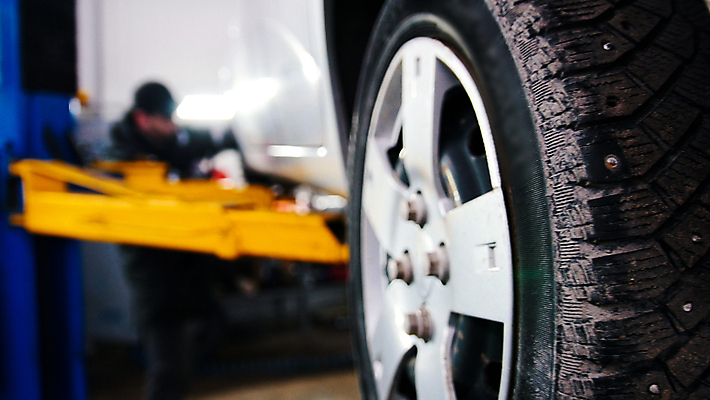 포토 JPG 해외이미지 백인 직업 남자 자동차 노동자 기술 실내 사람 사람없음 자료 장비 공구 작업 작업실 작업장 수리 전문직 확인 서비스 작업도구 엔진 정비공 조절 정비소 차고 중소기업 해외포토 서양인 산업 육상교통 회사 내부 도구 기술자 파일형식 이미지허브