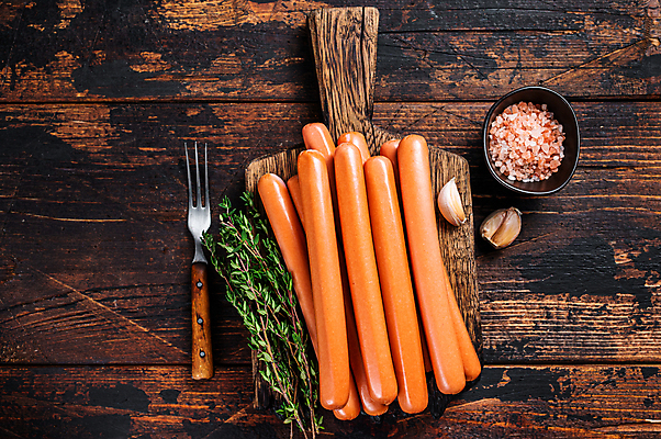 포토 JPG 해외이미지 실내 사람없음 하이앵글 소시지 나무도마 백리향 프랑크햄 나무배경 해외포토 뷰포인트 백그라운드 도마 내부 목재 가공식품 햄 파일형식 이미지허브