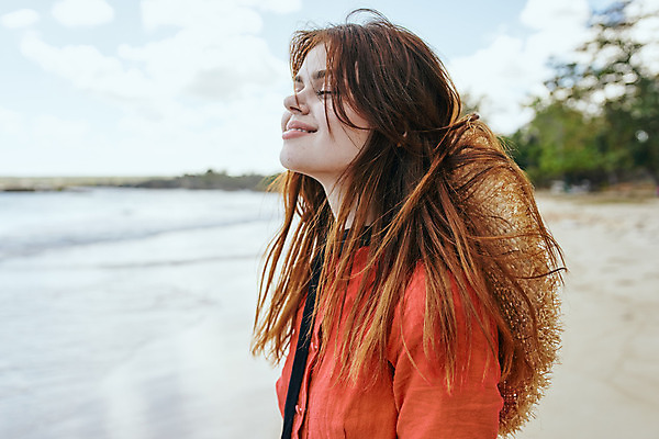 포토 JPG 해외이미지 주간 여자 여유 휴식 한명 상반신 성인 해변 야외 옆모습 아웃포커스 여름휴가 바캉스 눈감음 밀짚모자 성인여자한명만 해외포토 자연요소 모자_잡화 1 감정 바다 뷰포인트 컨셉 모션 휴가 촬영기법 사람 여자한명만 성인여자만 파일형식 여름_계절 이미지허브