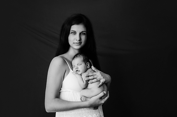 포토 JPG 해외이미지 백인 여자 딸 행복 어린이 백그라운드 가족 엄마 갈색머리 함께함 흑백 사랑 미소 안전 사람 두명 흰색 신생아 잠 달콤 보호 작음 낮잠 돌봄 갈색배경 해외포토 서양인 헤어스타일 감정 컬러 컨셉 관계 모션 촬영기법 표정 갈색 아기 맛 크기 파일형식 이미지허브