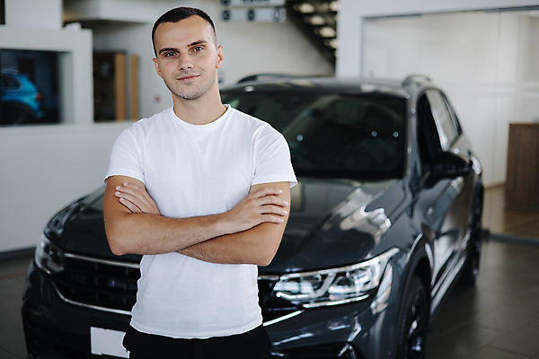 포토 JPG 해외이미지 백인 커플 응시 여자 남자 행복 산업 비즈니스 가족 교통시설 자동차 열쇠 새로움 실내 한명 미소 사람 정장 성인 판매 세일 상점 운전 자신감 구매 고객 서비스 무역 딜러 보여주기 소매 주인 판매원 보험 대여 자동 해외포토 서양인 직업 1 시선 옷 감정 육상교통 교통 컨셉 관계 모션 표정 내부 쇼핑 시설 파일형식 이미지허브
