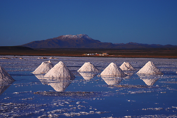 포토 JPG 해외이미지 지구 호수 여행 자연 하늘 사람없음 야외 파란색 미국 사막 흰색 황무지 소금 장면 지역 남쪽 볼리비아 수평선 해외포토 컬러 북아메리카 아메리카 방향 생태계 파일형식 이미지허브