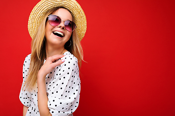 포토 JPG 해외이미지 옷 행복 안경 한명 청춘 선글라스 시력 긍정 비전 스타일 해외포토 1 잡화 감정 컨셉 사람 파일형식 이미지허브