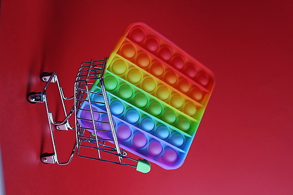 포토 JPG 해외이미지 교육 어린이 백그라운드 컨셉 무지개 손가락 놀이 휴식 스트레스 사람없음 컬러풀 장난감 노란색 유행 유치원 거품 게임 감각 플라스틱 오브젝트 팝아트 회전 실리콘 인기 파스텔톤 팝 카피스페이스 해외포토 자연요소 손 컬러 재질 사람 공백 그림 파일형식 이미지허브