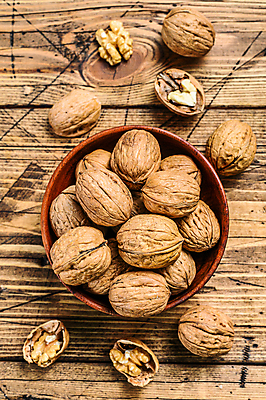 포토 JPG 해외이미지 음식 백그라운드 다이어트 재료 탁자 건조 건강 사람없음 목재 갈색 노란색 견과류 껍질 시골 신선 오픈 그룹 유기농 알맹이 날것 호두 흙더미 내추럴 단백질 채식주의자 비건 해외포토 나무 웰빙 컬러 가구 흙 채식 영양소 파일형식 더미 이미지허브