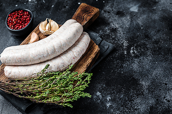 포토 JPG 해외이미지 검은배경 실내 사람없음 소시지 나무도마 백리향 해외포토 백그라운드 도마 내부 목재 검은색 가공식품 파일형식 이미지허브