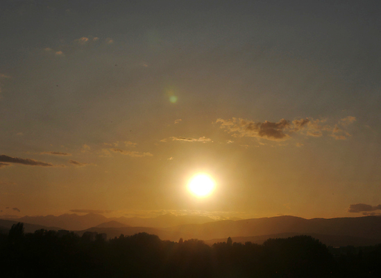 포토 JPG 해외이미지 자연 하늘 아침 사람없음 야외 햇빛 태양 일출 맑음 해외포토 주간 자연요소 날씨 노을 생태계 파일형식 이미지허브