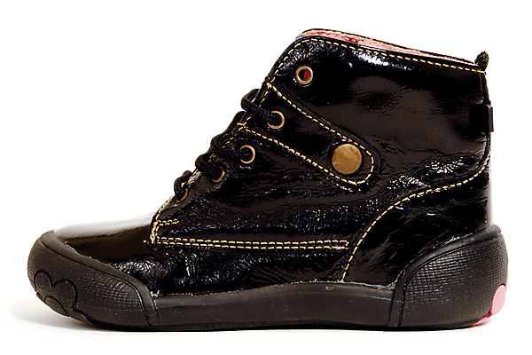 포토 JPG 해외이미지 옷 백그라운드 신발 컨셉 새로움 부츠 사람없음 빛 청춘 유행 걷기 검은색 산책 흰색 우아함 작음 가죽 오브젝트 부드러움 단계 고립 양발 스타일 해외포토 컬러 모션 휴식 감각 크기 파일형식 이미지허브