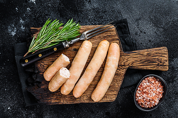 포토 JPG 해외이미지 포크 검은배경 실내 사람없음 하이앵글 소시지 로즈메리 나무도마 핑크솔트 해외포토 식기 뷰포인트 백그라운드 도마 내부 목재 검은색 가공식품 허브 소금 파일형식 이미지허브