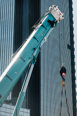 포토 JPG 해외이미지 주간 사람없음 야외 건물 빛 건설현장 기중기 해외포토 자연요소 건축물 건설업 중장비 파일형식 이미지허브