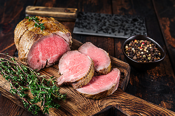 포토 JPG 해외이미지 음식 조각 탁자 육류 스테이크 요리 비프스테이크 사람없음 목재 빨간색 검은색 식사 저녁식사 소고기 원형 중앙 그릴 바비큐 자르기 굽기 먹기 허브 향신료 슬라이스 후추 로즈메리 점심식사 등심 송아지고기 해외포토 도형 나무 식물 컬러 가구 식재료 재료 모션 주방용품 서양음식 구이 향미료 파일형식 이미지허브