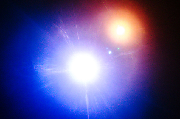 포토 JPG 해외이미지 템플릿 디자인 별 백그라운드 일러스트 자국 자연 하늘 아침 불 추상 미술 경사 사람없음 빨간색 초록색 파란색 빛 햇빛 태양 뷰티 우주 스크린 검은색 행성 광선 흰색 점 원형 시스템 스포트라이트 파열 노려봄 내추럴 광학 효과 해외일러스트 주간 자연요소 도형 컬러 무늬 문화예술 표정 생태계 파일형식 이미지허브