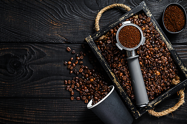 포토 JPG 해외이미지 실내 사람없음 하이앵글 원두 종이컵 나무상자 쏟아짐 커피가루 포타필터 나무배경 해외포토 커피 뷰포인트 백그라운드 모션 내부 컵 상자 일회용 가루 커피용품 파일형식 이미지허브