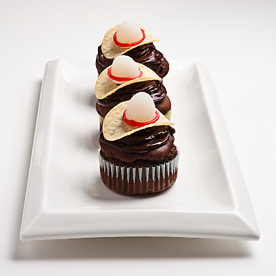 포토 JPG 해외이미지 모자 음식 사탕 3 사람없음 초콜릿 사막 카우보이 컵케이크 머핀 식용 해외포토 잡화 빵 디저트 케이크 파일형식 이미지허브