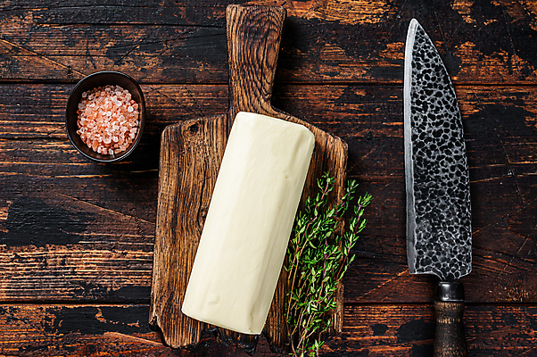 포토 JPG 해외이미지 식재료 실내 사람없음 하이앵글 허브 식칼 버터 나무도마 나무배경 핑크솔트 해외포토 식물 뷰포인트 백그라운드 주방용품 도마 내부 목재 소금 파일형식 이미지허브