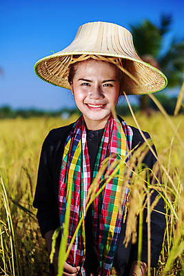 포토 JPG 해외이미지 식물 전통 라이프스타일 여자 행복 아시아 문화 음식 백그라운드 농업 태국 자연 밥 한명 사람 동양인 야외 초록색 뷰티 농장 농경지 수확 시골 업무 농부 논밭 미얀마 밭일 해외포토 직업 1 감정 나라 산업 컬러 밭 논 인종 생활 작업 생태계 파일형식 이미지허브