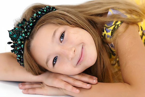 포토 JPG 해외이미지 백인 모델 1 라이프스타일 응시 여자 행복 얼굴 어린이 백그라운드 건강 한명 미소 사람 야외 뷰티 머리 유치원 기쁨 흰색 자녀 표현 작음 걸음마 고립 사춘기 천진난만 유일 해외포토 서양인 시선 교육 감정 컬러 컨셉 모션 표정 생활 신체부위 크기 파일형식 이미지허브