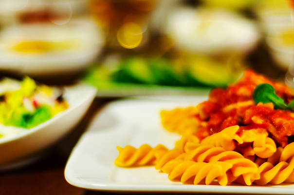 포토 JPG 해외이미지 전통 접시 음식 토마토 치즈 파스타 건강 스파게티 돼지고기 요리 사람없음 가로 식당 식사 저녁식사 버섯 소고기 도자기 양념 이탈리아음식 맛 기름 지중해 크림 국수 올리브 햄 서빙 베이컨 점심식사 마카로니 볼로냐 맛있는 탈리아텔레 해외포토 식기 열매 바다 컨셉 채소 유제품 서양음식 육류 상점 면류 파스타면 파일형식 이미지허브