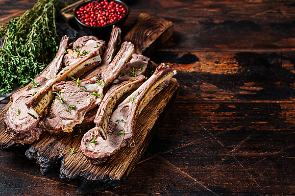 포토 JPG 해외이미지 실내 사람없음 양고기 나무도마 양갈비 양고기구이 카피스페이스 나무배경 해외포토 백그라운드 도마 육류 내부 목재 공백 구이 파일형식 이미지허브