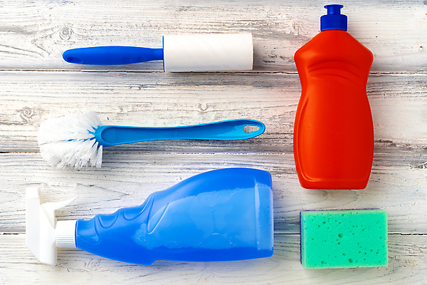 포토 JPG 해외이미지 실내 사람없음 청소도구 세제 오브젝트 스펀지 청소용솔 나무배경 롤클리너 해외포토 백그라운드 내부 도구 청소 파일형식 이미지허브