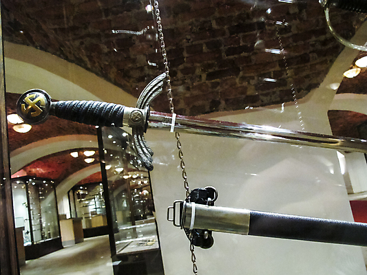 포토 JPG 해외이미지 전통 유럽 무기 미술 사람없음 장비 골동품 칼날 중세기사 중세 역사 칼 공격 극장 철 전시회 싸움 전쟁 날카로움 육군 단검 고립 복원 철강 해외포토 나라 모션 문화예술 군대 전시 검 파일형식 이미지허브