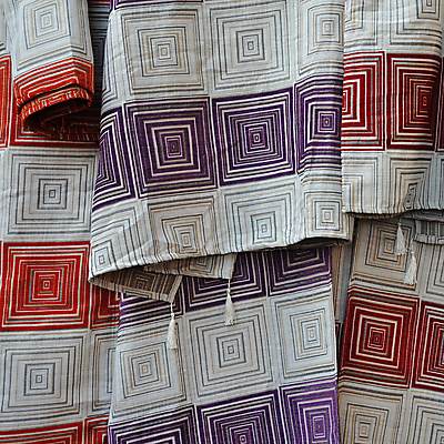 포토 JPG 해외이미지 모양 백그라운드 패턴 표면 추상 사람없음 빨간색 컬러풀 유행 사각형 보라색 줄무늬 덮개 식탁보 직물 면 커튼 주름 묘사 질감 기하학 직사각형 짜임 구김 아마 접기 퀼트 해외포토 도형 꽃 컬러 무늬 모션 뚜껑 파일형식 이미지허브