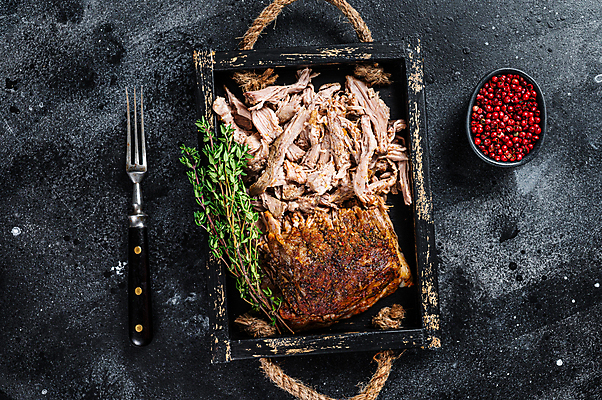 포토 JPG 해외이미지 전통 접시 음식 백그라운드 탁자 육류 돼지고기 스테이크 요리 사람없음 목재 갈색 검은색 식사 저녁식사 시골 그릴 바비큐 굽기 어깨 준비 목 느림 훈제 점심식사 따기 무생채 텍사스 핸드메이드 흡연자 해외포토 나무 식기 컬러 가구 식재료 재료 주방용품 서양음식 흡연 신체부위 미국 구이 파일형식 이미지허브