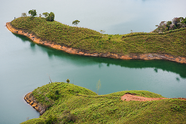 포토 JPG 해외이미지 나무 여행 백그라운드 자연 하늘 산 안테나 풍경 사람없음 야외 초록색 물 여름 강 여행객 마을 환경 계곡 미국 전원 저수지 콜롬비아 그림 수로 마리아 석호 내추럴 사당 지질학 해외포토 자연요소 식물 계절 교육 종교 컬러 북아메리카 통신 사람 남아메리카 전기에너지 생태계 파일형식 이미지허브
