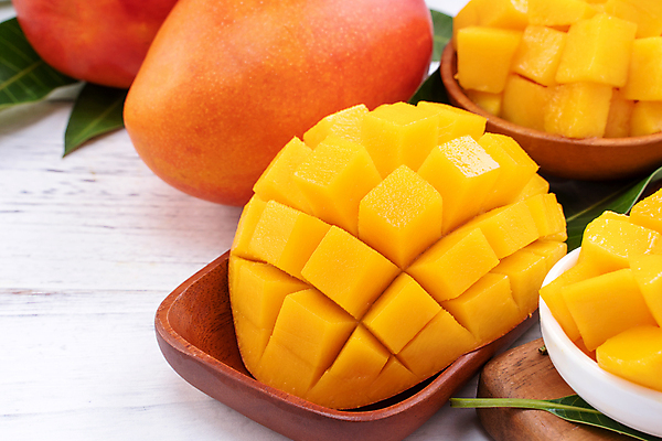 포토 JPG 해외이미지 스튜디오촬영 접시 나뭇잎 사람없음 목재 노란색 망고 해외포토 나무 식기 컬러 잎 재료 실내 열대과일 파일형식 이미지허브