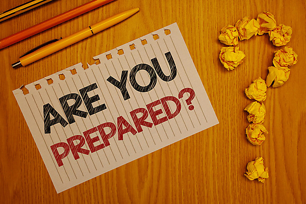 포토 JPG 해외이미지 영어 종이 실내 사람없음 볼펜 물음표 질문 준비 종이뭉치 나무배경 해외포토 문자 기호 백그라운드 내부 펜 뭉치 파일형식 이미지허브